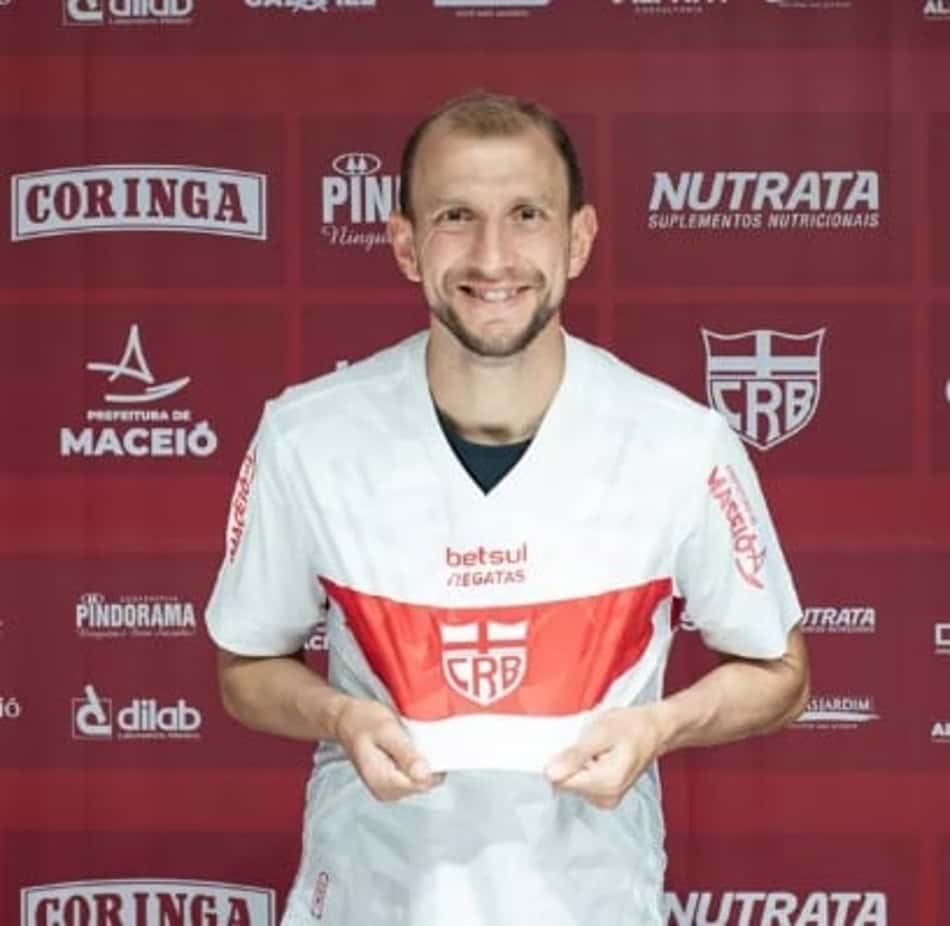 Bressan é apresentado ao CRB e fala sobre a 'animação' no clube novo