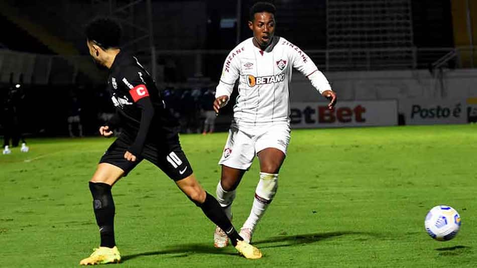 Roger tem Wellington como primeira opção, mas segue com 'dilema' na vaga de Martinelli no Fluminense