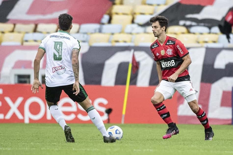Rodrigo Caio divide bom momento da defesa do Flamengo com os atacantes