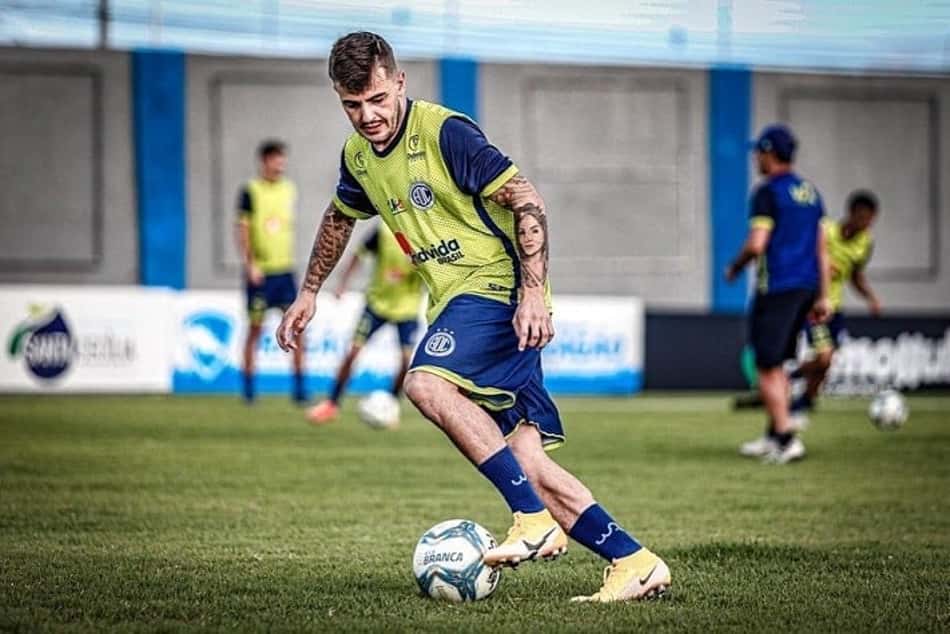 Titular do Confiança, João Paulo quer ótima sequência da equipe na Série B