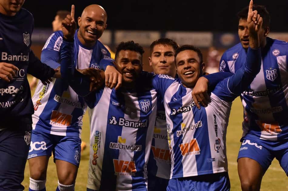Matheus comemora primeiro gol pelo Esportivo-RS em vitória na Série D
