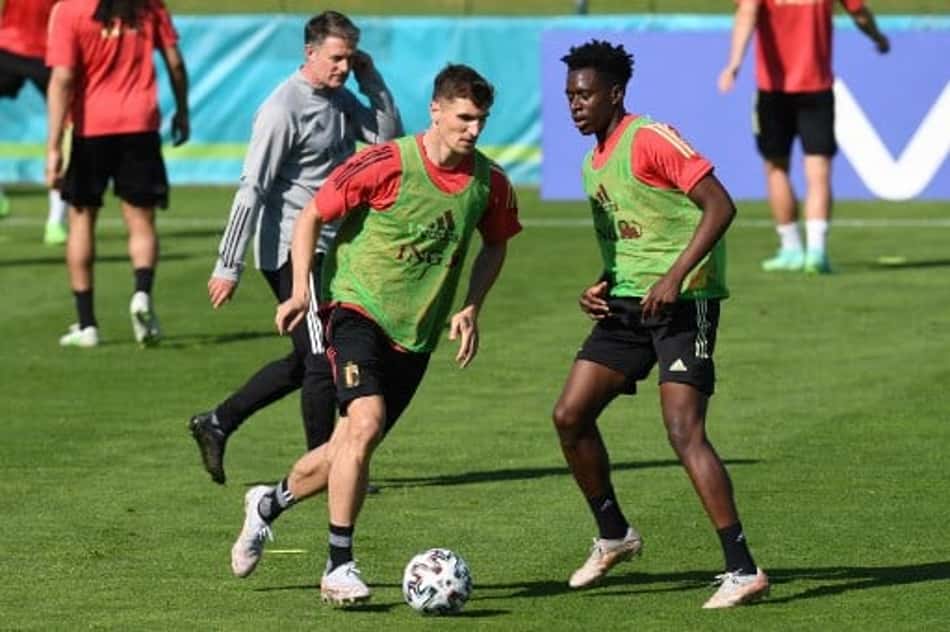 Meunier, lateral belga, sobre homofobia no futebol: 'Não aconselho a um companheiro sair do armário'