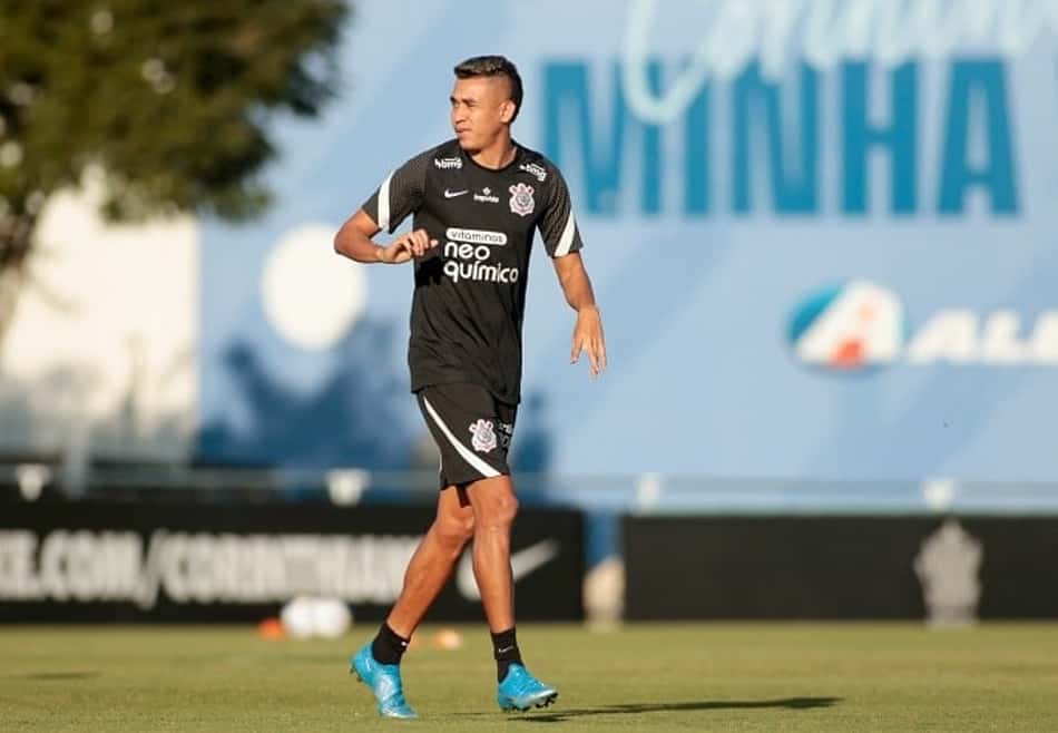 Cantillo fala de sua boa fase no Corinthians e da importância de Sylvinho: 'Deu confiança'
