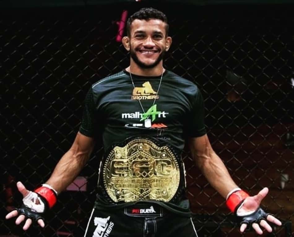 Motorista de aplicativo, Reinaldo Ekson conquista de cinturão do maior evento de MMA da África; Gian Patolino impressiona em revés