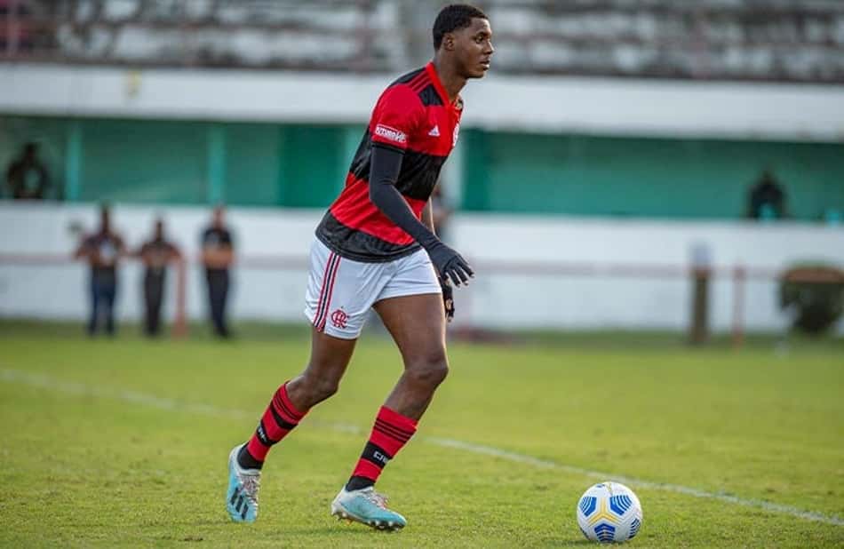 Sobrevivente do incêndio no Ninho, Jhonata Ventura celebra volta aos jogos: 'Passou um filme na cabeça'