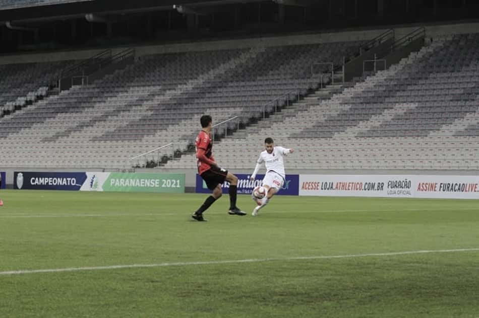 Athletico-PR vai à semifinal do Paranaense empatando com o Paraná