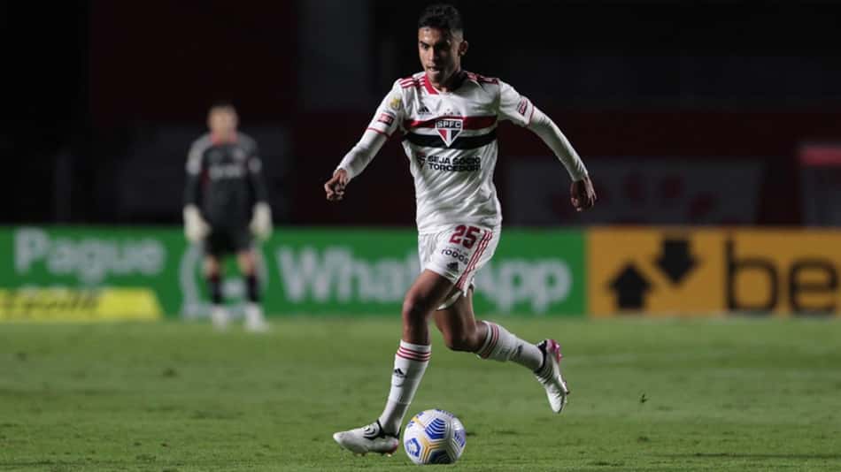 Ábitro justifica expulsão de Nestor em jogo do São Paulo: 'Força excessiva'