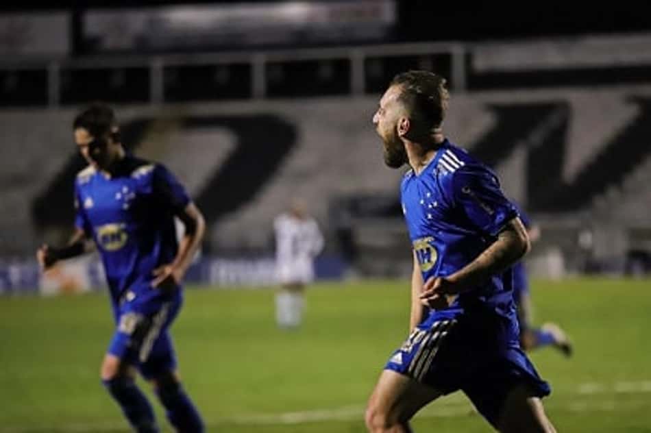 Veja o gol de Bruno José, que deu a 1ª vitória ao Cruzeiro na Série B