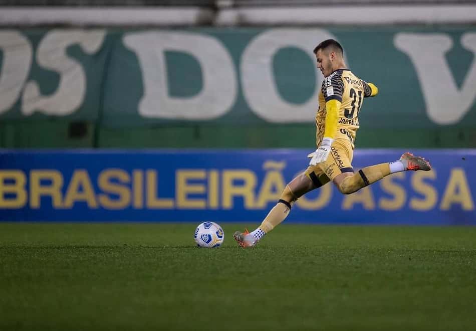 Invicto, João Paulo é um dos goleiros mais jovens a iniciar como titular na história do Brasileirão