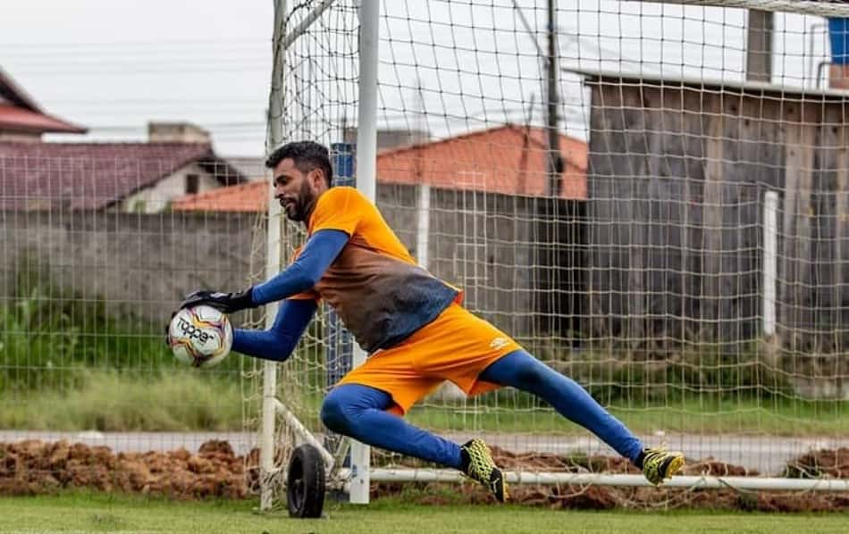 Gledson celebra primeira vitória do Avaí na Série B: 'Nosso objetivo é o acesso'