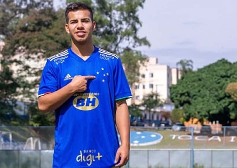 Cruzeiro contrata meia boliviano de 19 anos para o time sub-20