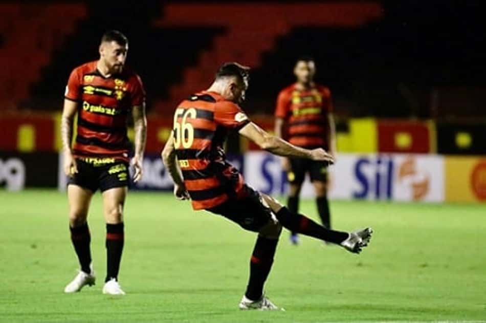 André exalta Sander: 'É um dos que mais trabalham no elenco'
