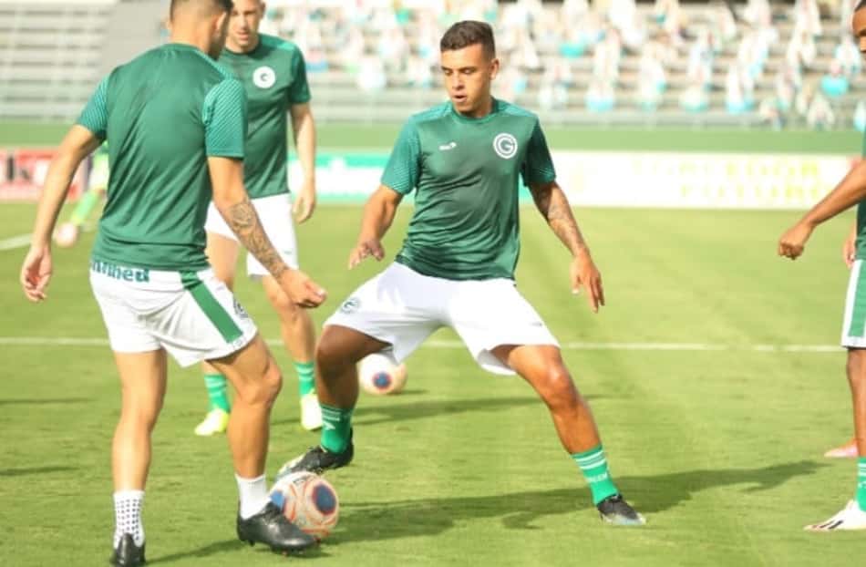 Em reta final de empréstimo, Vinícius Popó não tem recebido oportunidades no Goiás