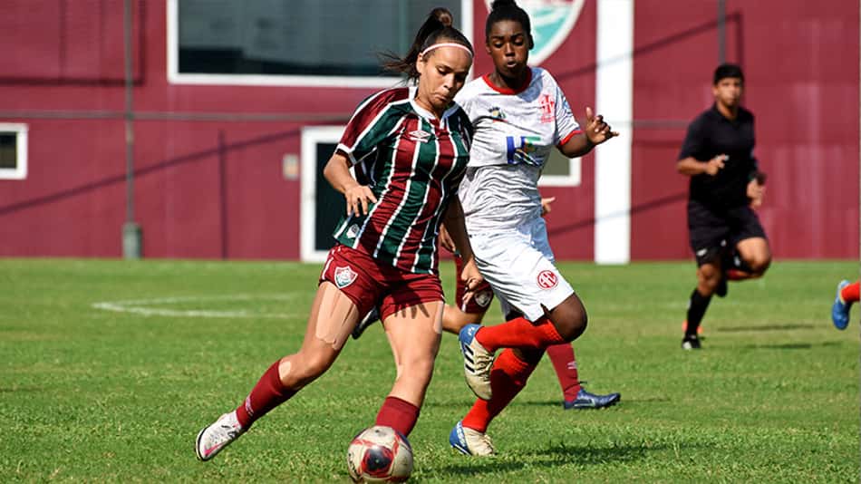 Letícia exalta vitória do Fluminense e primeiro gol no Brasileiro: 'Feliz pela classificação e pela vitória'