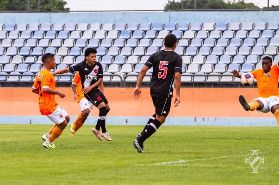 Com gol de Emerson Urso, Vasco vence o Nova Iguaçu pela Taça Guanabara Sub-20