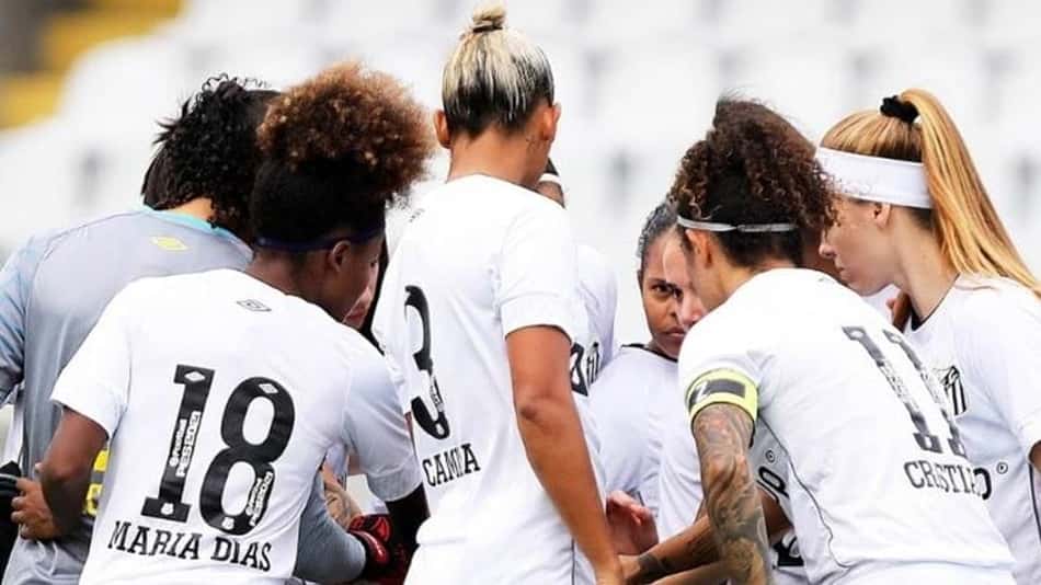 Cristiane brilha e Santos vence o Botafogo no inédito clássico pelo Brasileiro Feminino Série A1