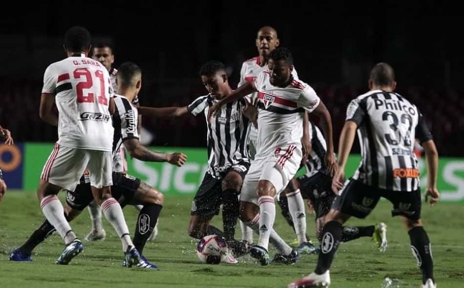 Em busca de sua primeira vitória no Campeonato Brasileiro, São Paulo enfrenta o Santos na Vila Belmiro
