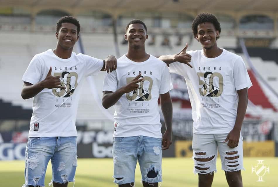 Vasco lança camisa especial em homenagem ao craque Dener, que completaria 50 anos em 2021
