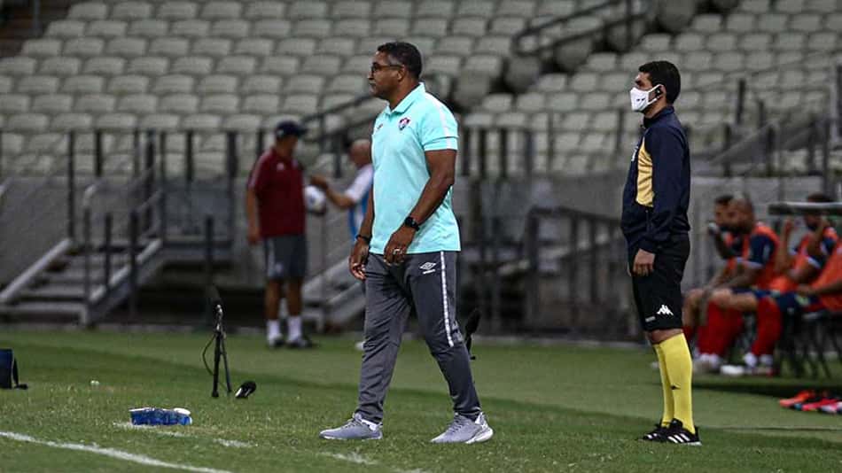 Roger vê André na briga por vaga no meio e admite recuo do Fluminense após gol contra o Fortaleza