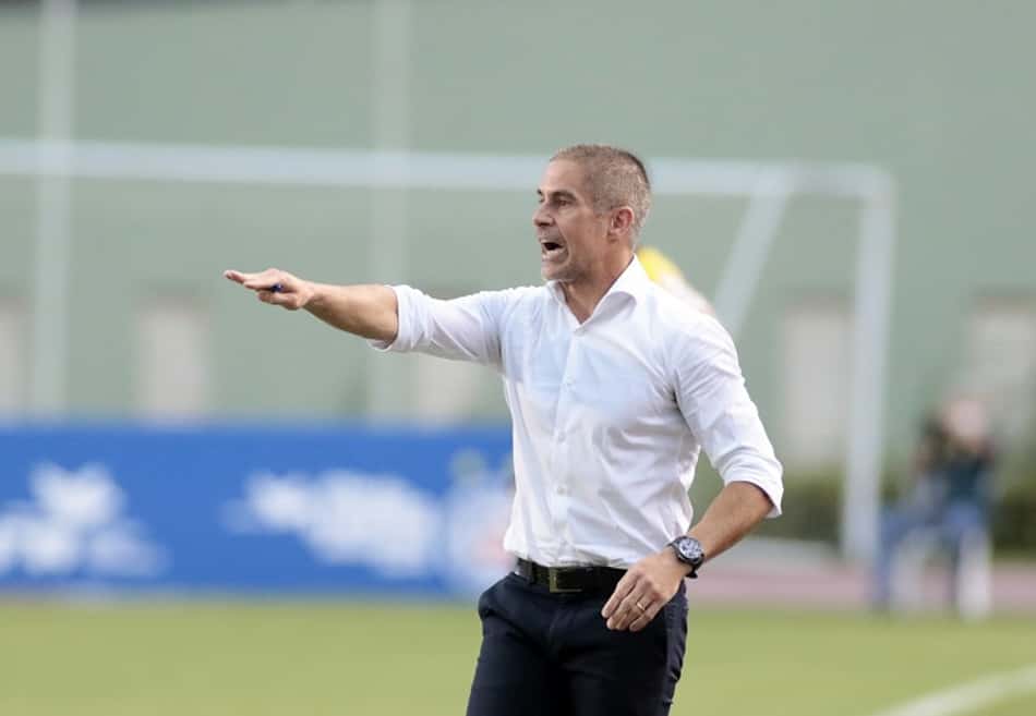 Sylvinho elogia Vitinho e a evolução defensiva de Vital no Corinthians: 'Ele sabe que é preciso fazer'