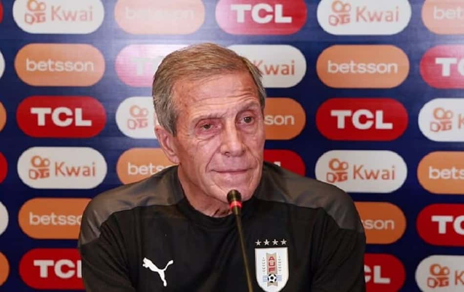Técnico do Uruguai dá forte declaração após goleada do Brasil