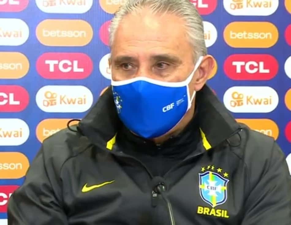 Tite detona gramado do Nilton Santos e valoriza postura da Seleção: 'Competimos de forma leal'