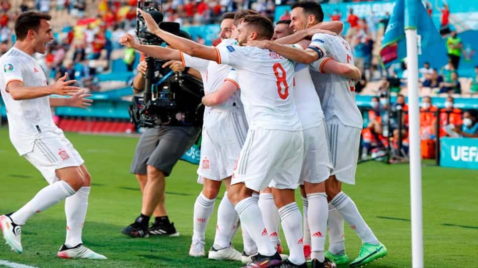 Espanha goleia na última rodada, mas se classifica em segundo lugar