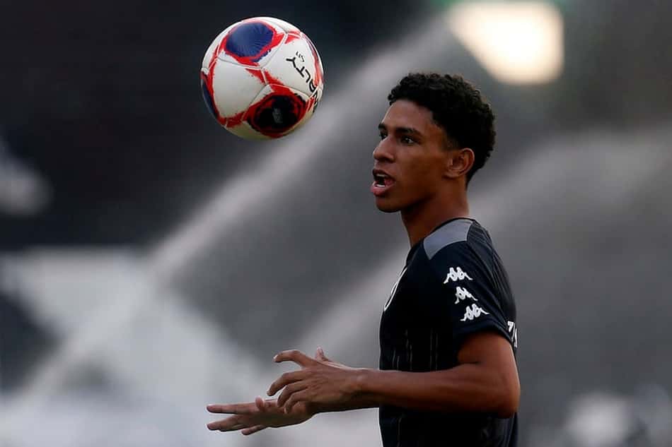 Vasco anuncia a contração do lateral-esquerdo Paulo Victor por empréstimo