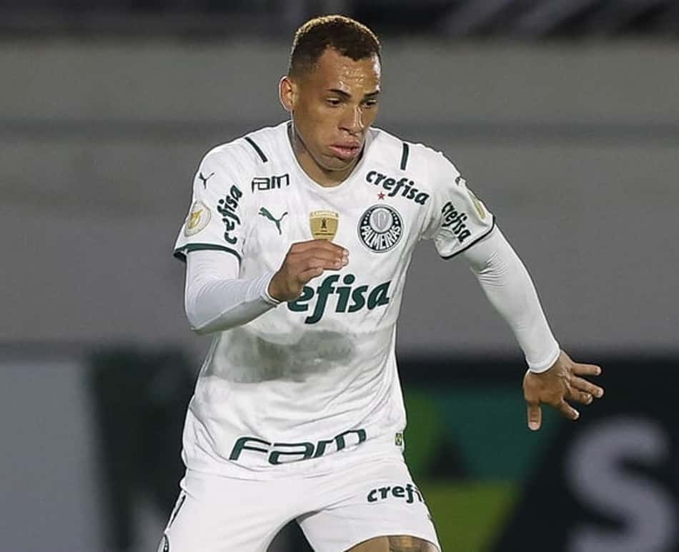 Breno Lopes comenta duelo entre Palmeiras e Flamengo: 'Uma decisão'