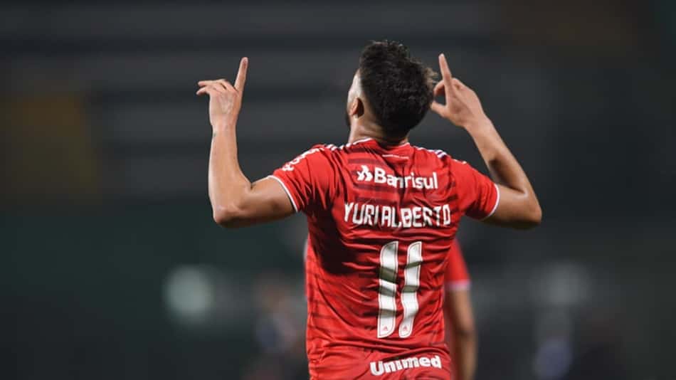 Em estreia de Diego Aguirre, Internacional vence Chapecoense fora de casa pelo Brasileirão