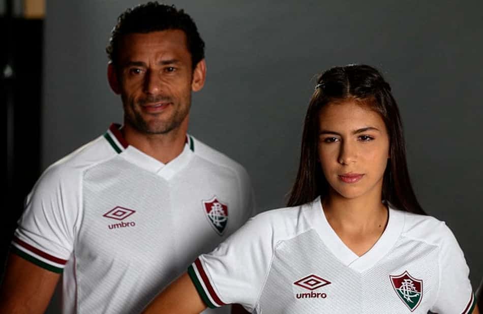 Conselho aprova nova terceira camisa do Fluminense; modelo será cinza com escudo grená