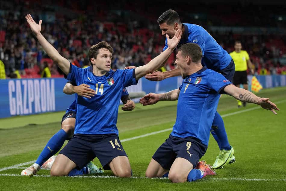 Itália marca duas vezes na prorrogação, bate a Áustria e avança às quartas de final da Eurocopa