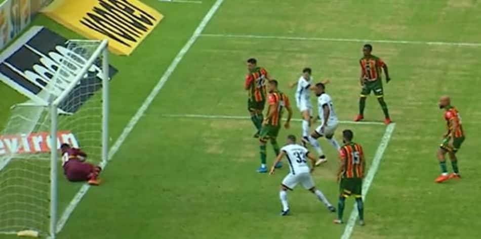 Sampaio Corrêa x Botafogo - gol anulado