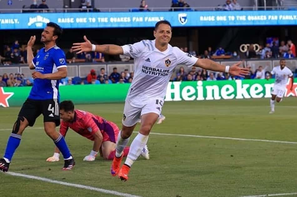 Astro mexicano continua fazendo história com a camisa do Galaxy
