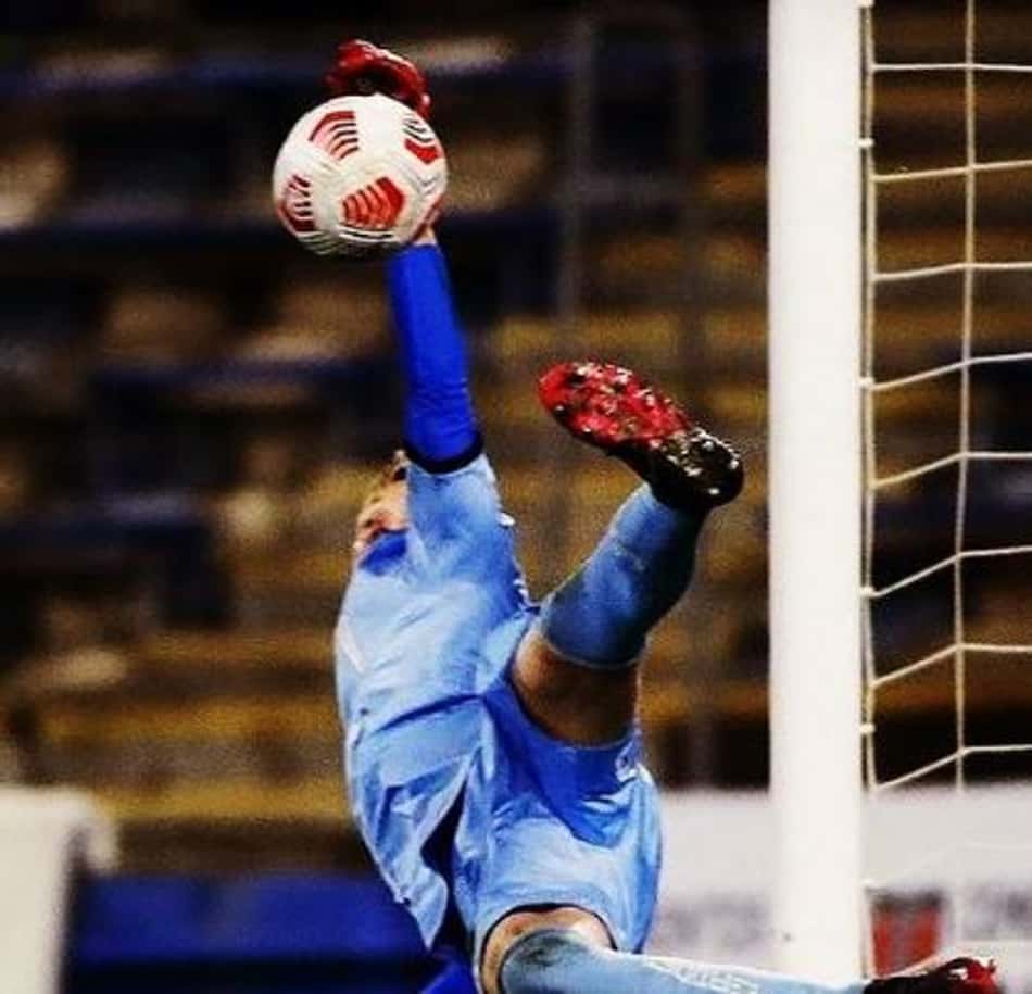 Atenção, Palmeiras! Católica avança em mata-mata…nos pênaltis e goleiro vibra com feito