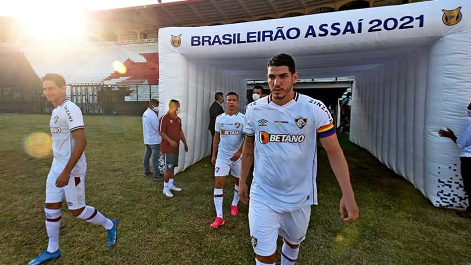 Nino comenta ação LGBTQIA+ do Fluminense e experiência com camisa 24: 'Orgulho muito grande'