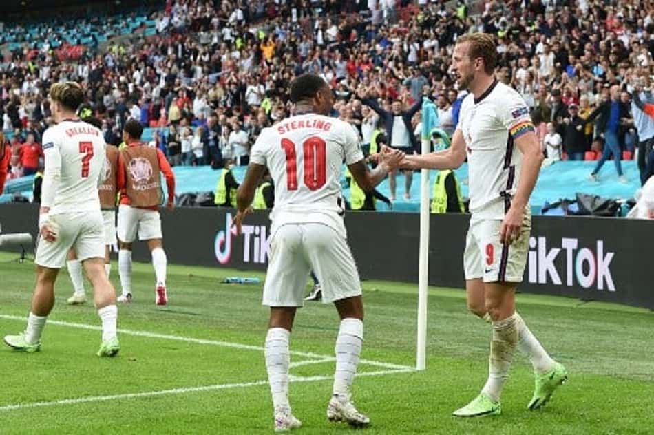 Com gols de Sterling e Kane, Inglaterra bate a Alemanha e avança às quartas de final da Eurocopa