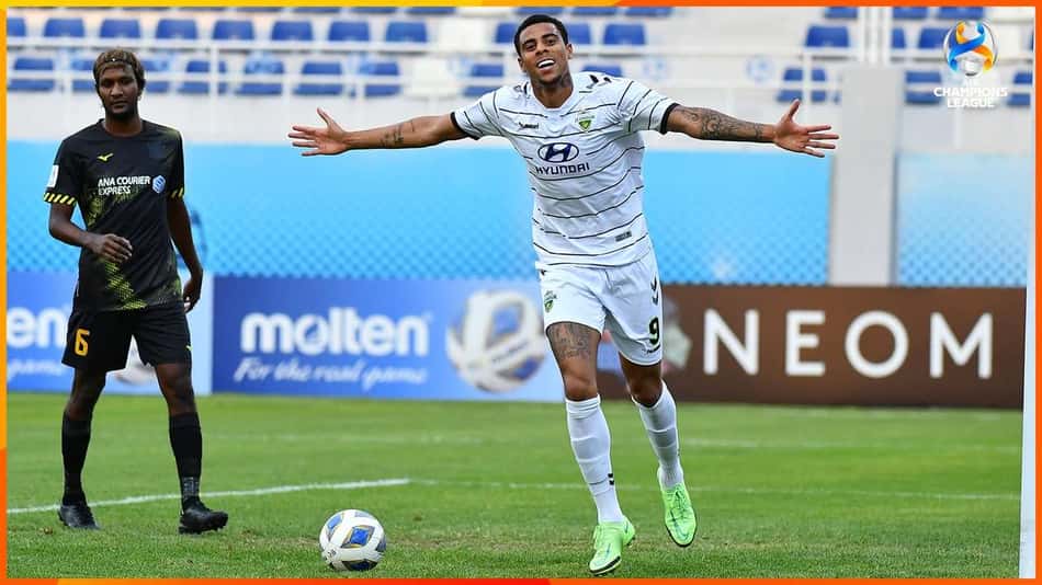 Ex-Corinthians, Gustagol brilha com gol e assistência em vitória do Jeonbuk; veja o vídeo