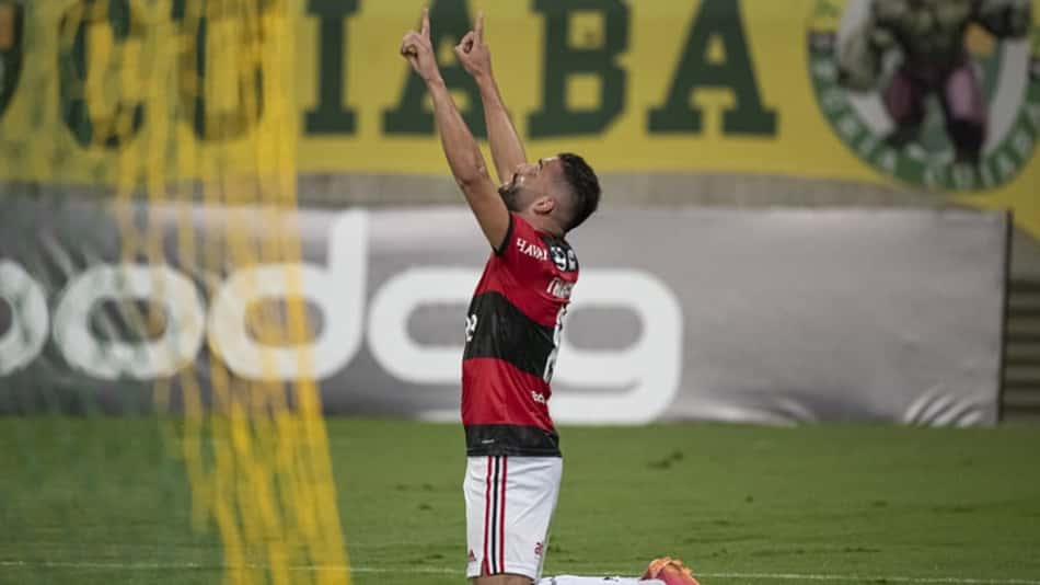 Thiago Maia pode alcançar a marca de 50 jogos com a camisa do Flamengo diante do Cuiabá