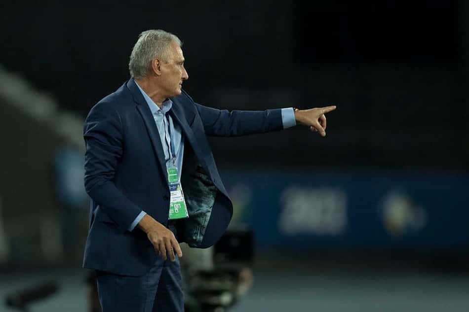 Tite fala sobre postura da Seleção na etapa final e faz apelo à Conmebol: 'Encontrem um campo melhor'