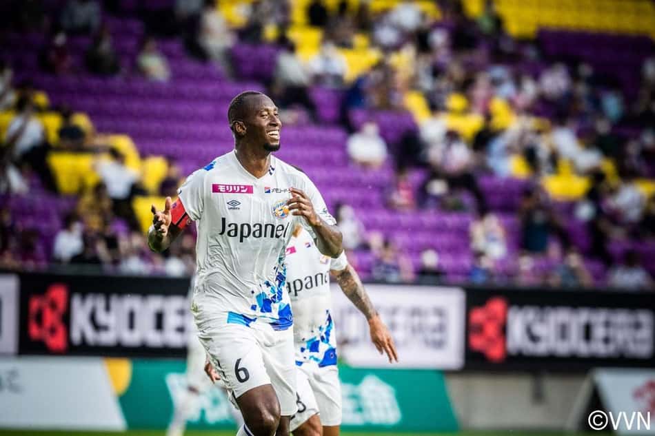 Com gol de Caio César, V-Varen Nagasaki bate vice-líder e reage na J-League 2