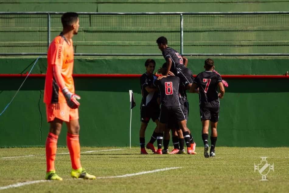 Vasco vence o Internacional pelo Campeonato Brasileiro Sub-20