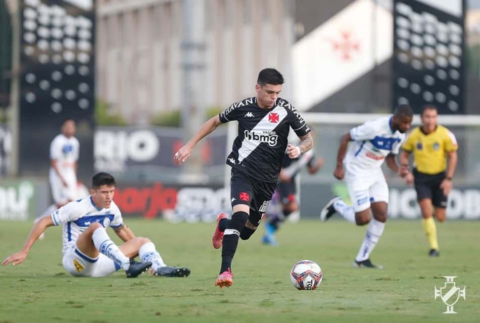 Após retomar posição, Gabriel Pec vai para o terceiro jogo seguido como titular do Vasco: 'Não perdi o foco'
