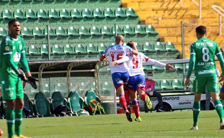Bahia vence a Chapecoense fora de casa e sobe para quinto na tabela do Brasileirão