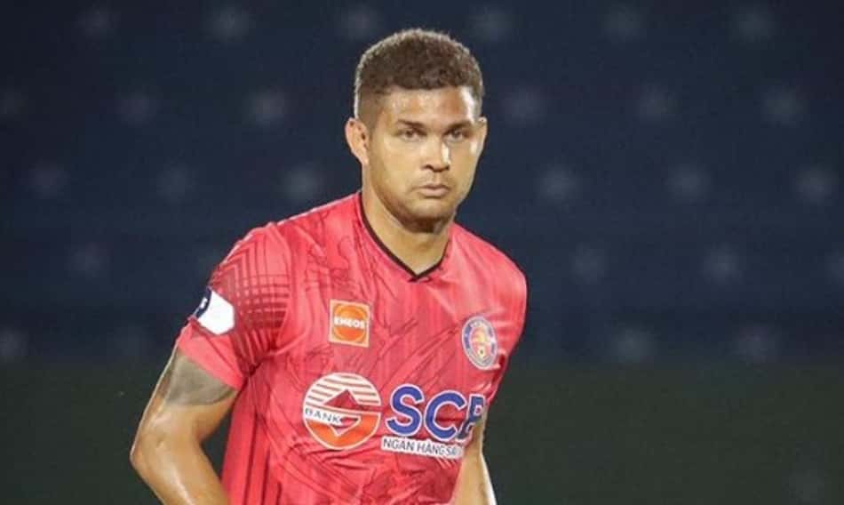 Thiago Papel está na expectativa por retorno da temporada no Vietnã e diz: 'Futebol está evoluindo aqui'