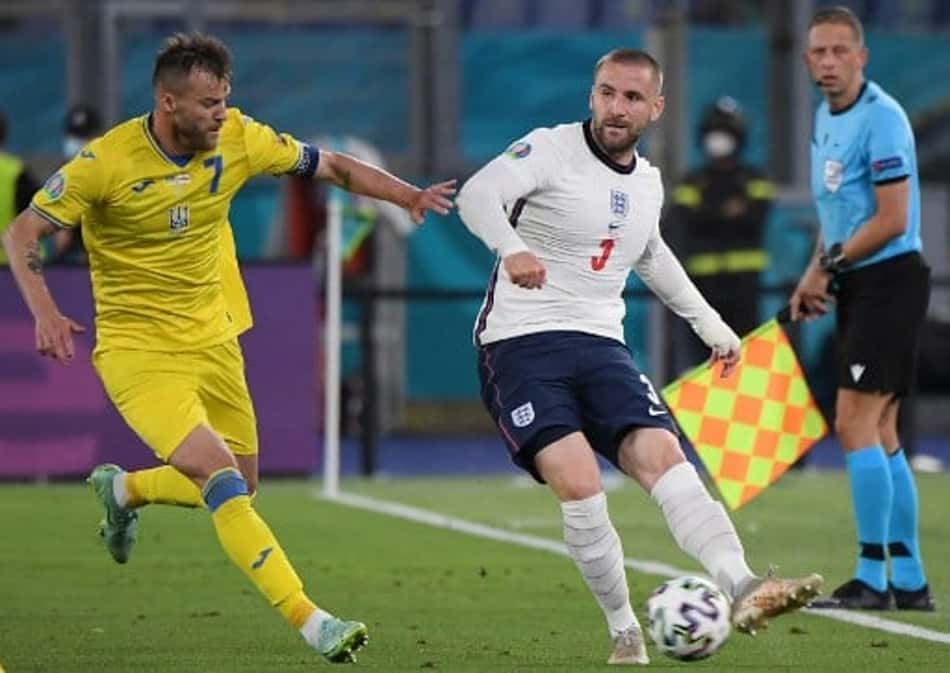 Roberto Carlos exalta performances de Luke Shaw na Inglaterra