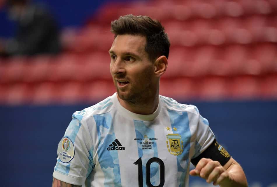 Tostão coloca Messi acima de Maradona e o iguala a Pelé: 'A única diferença é o físico'