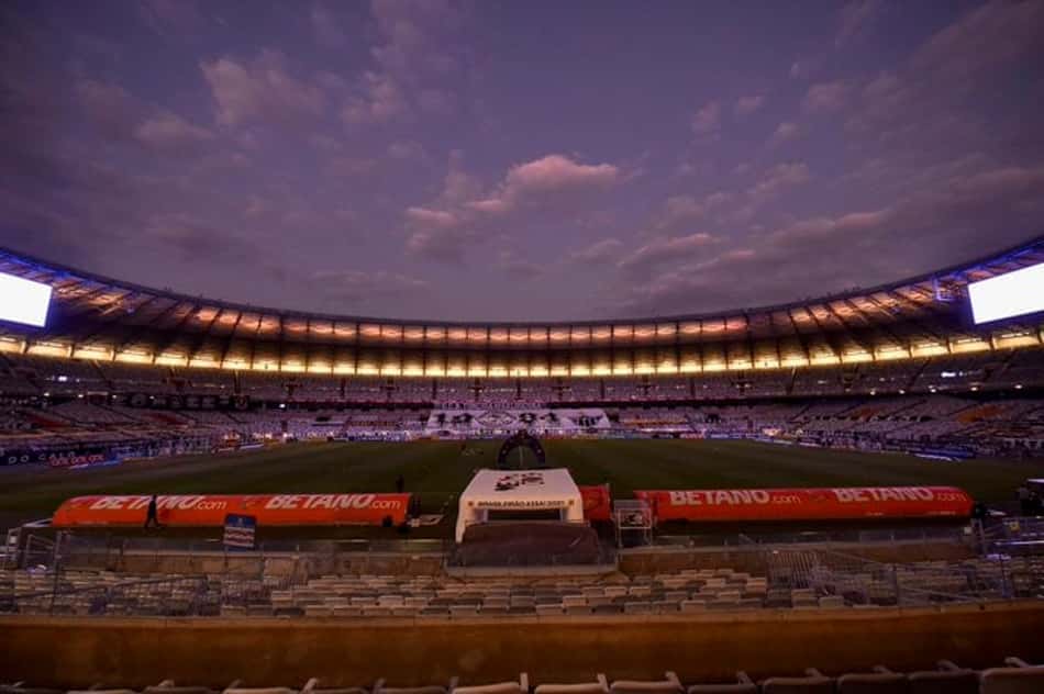 Federação Mineira de Futebol e Secretária de Saúde se reúnem para definir volta de público aos estádios