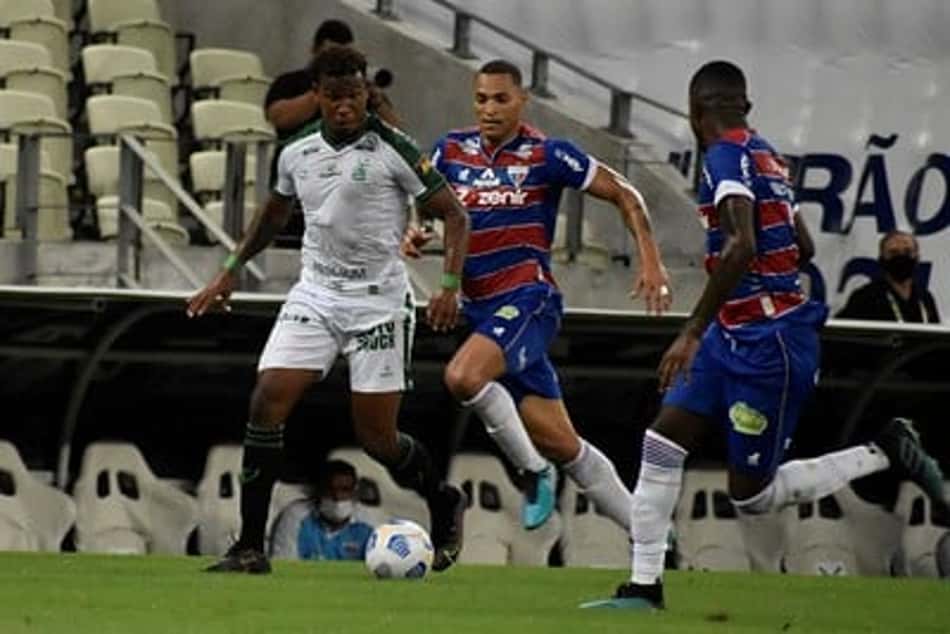 América-MG x Fortaleza. Onde assistir, prováveis times e desfalques