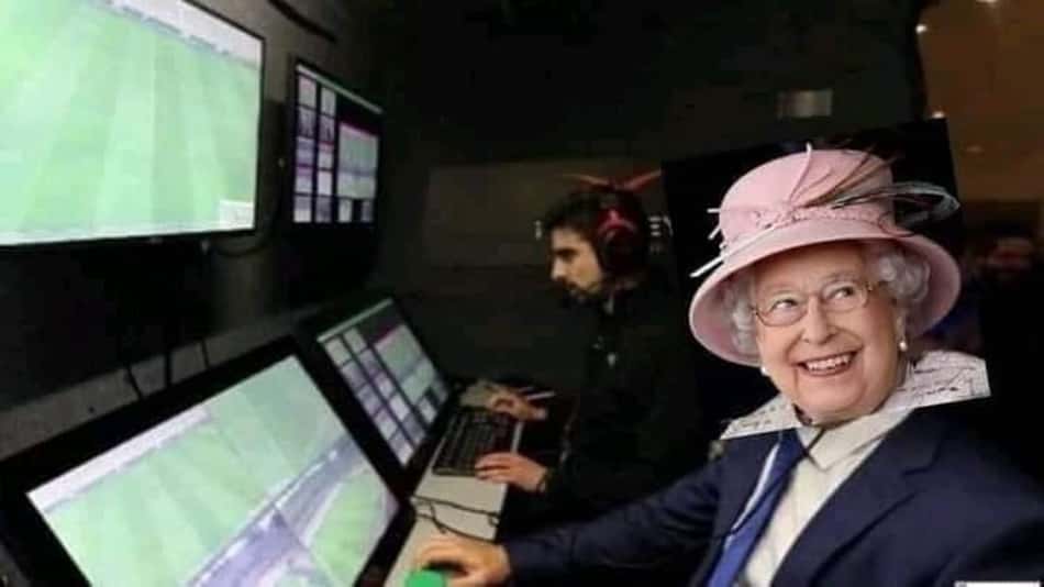 'Ajudinha' da rainha no VAR? Pênalti polêmico a favor da Inglaterra rende memes na web; veja os melhores